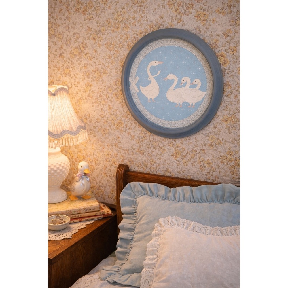 Vintage Style Round Framed Wall Art‎ Blue Geese with Bows Lace Border 12 Inch